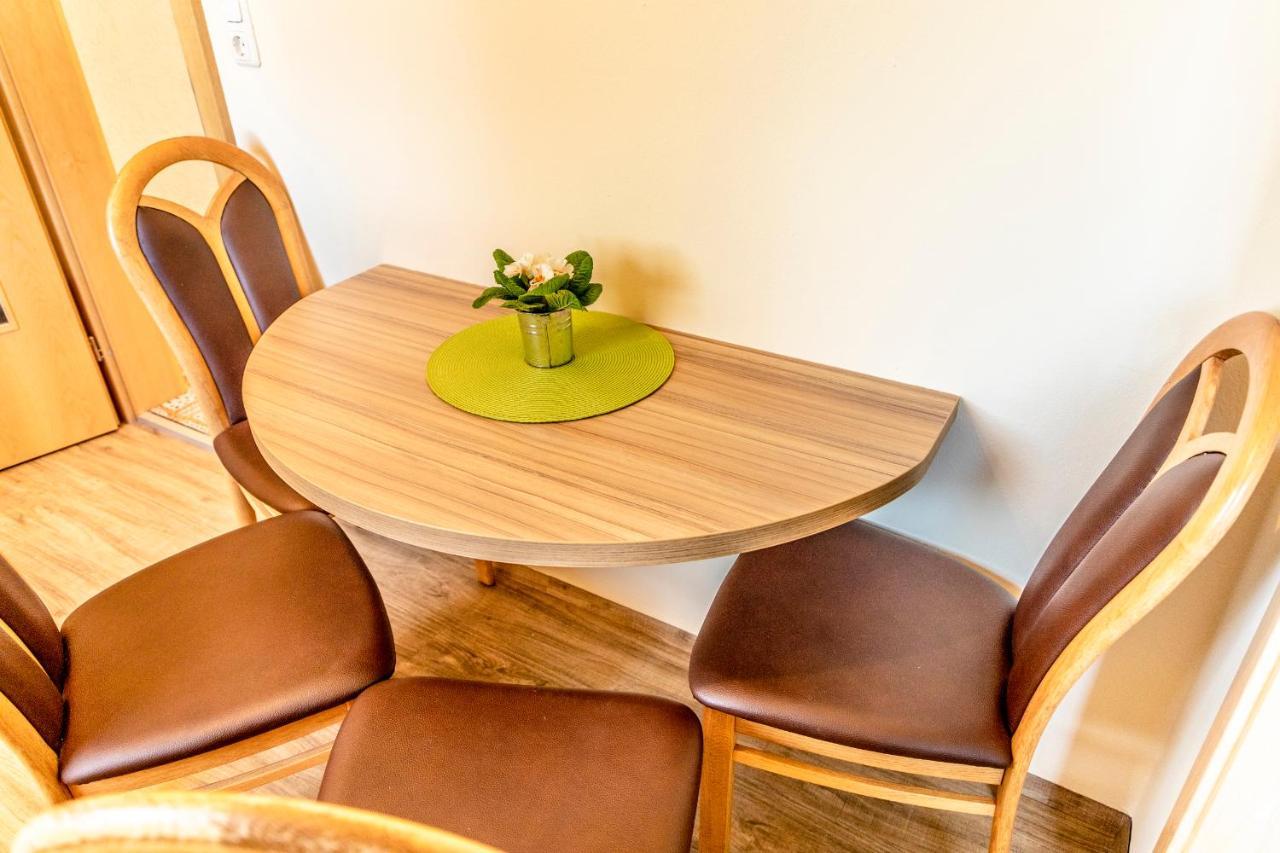 Bartlhof-Ferienwohnungen-Zimmer Burglengenfeld Bagian luar foto