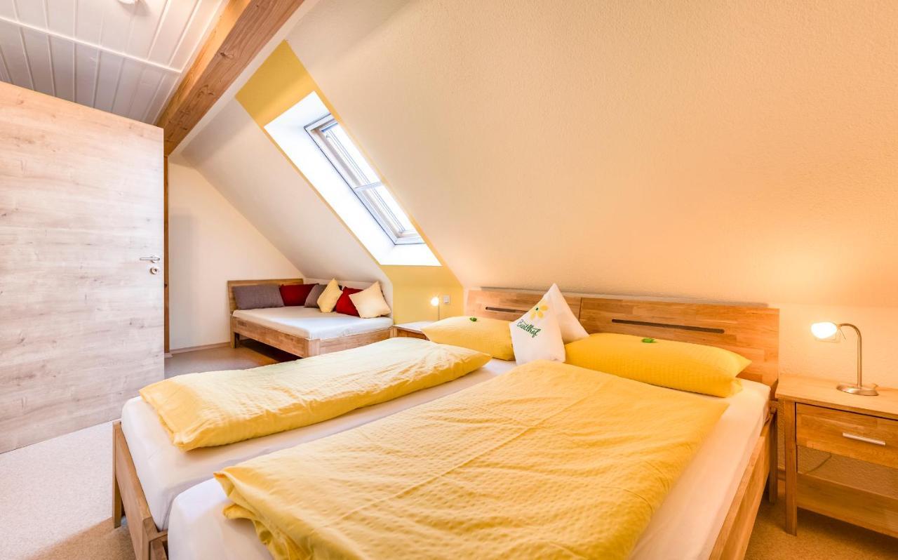 Bartlhof-Ferienwohnungen-Zimmer Burglengenfeld Bagian luar foto