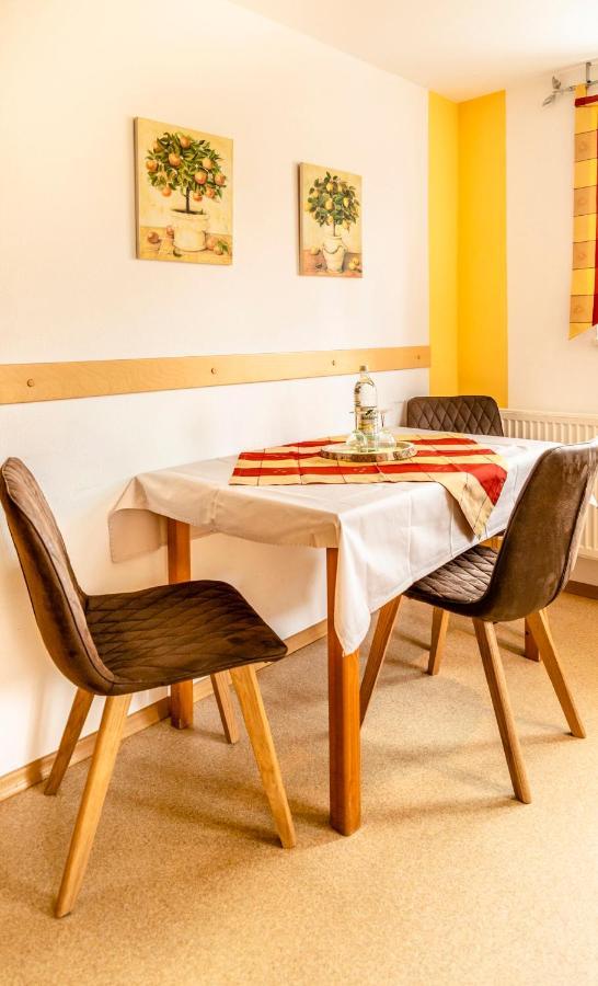 Bartlhof-Ferienwohnungen-Zimmer Burglengenfeld Bagian luar foto
