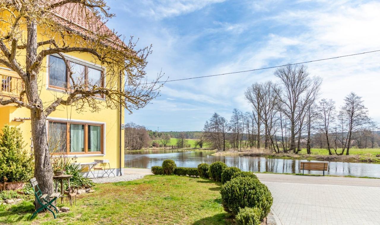 Bartlhof-Ferienwohnungen-Zimmer Burglengenfeld Bagian luar foto