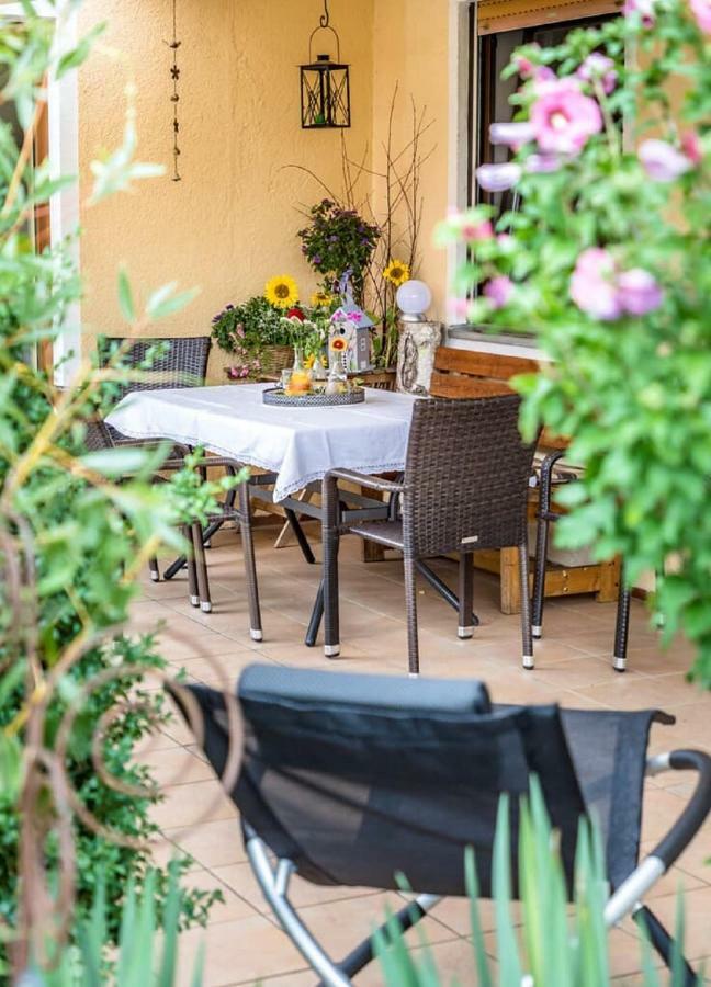 Bartlhof-Ferienwohnungen-Zimmer Burglengenfeld Bagian luar foto