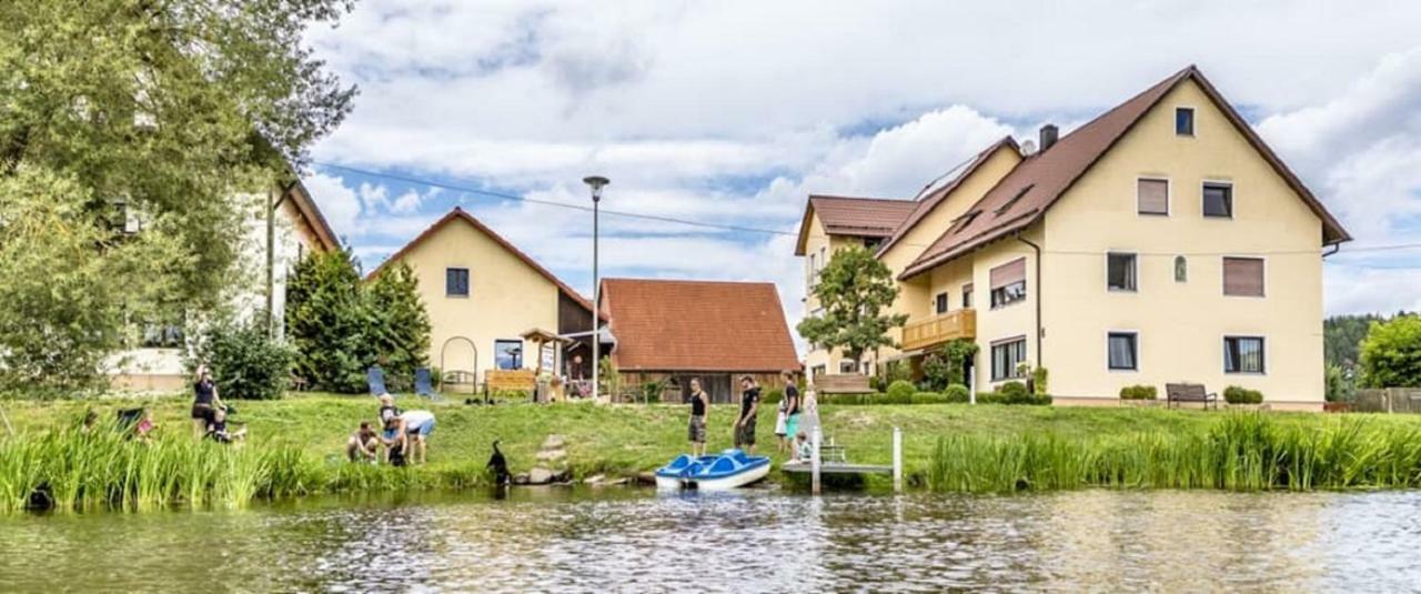 Bartlhof-Ferienwohnungen-Zimmer Burglengenfeld Bagian luar foto