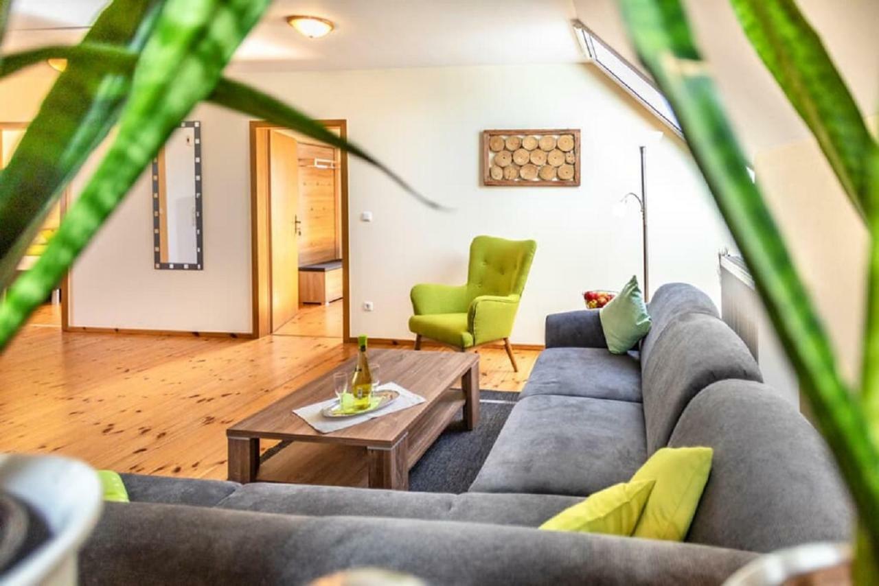 Bartlhof-Ferienwohnungen-Zimmer Burglengenfeld Bagian luar foto