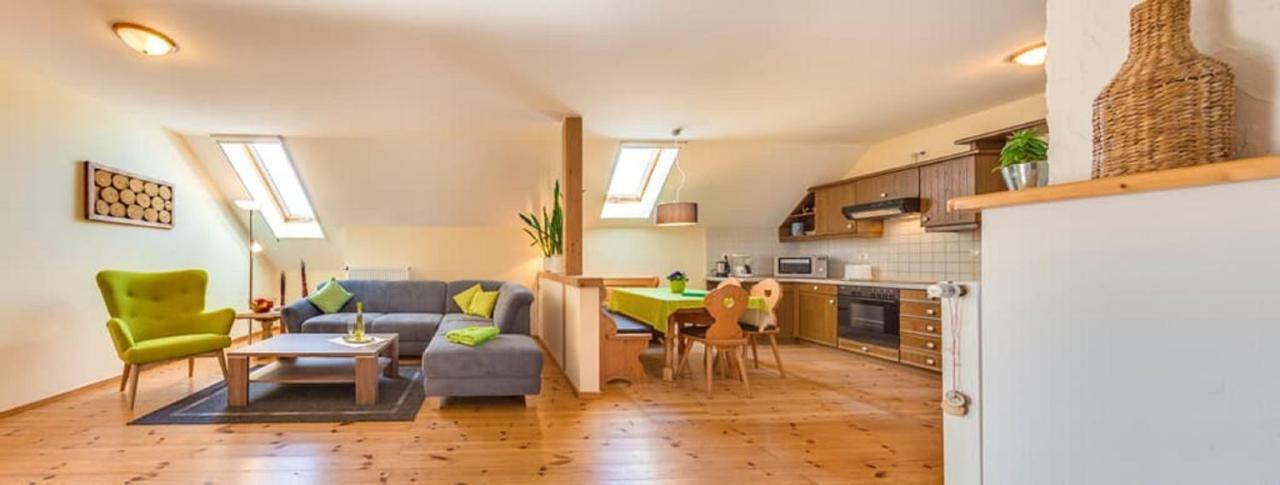 Bartlhof-Ferienwohnungen-Zimmer Burglengenfeld Bagian luar foto